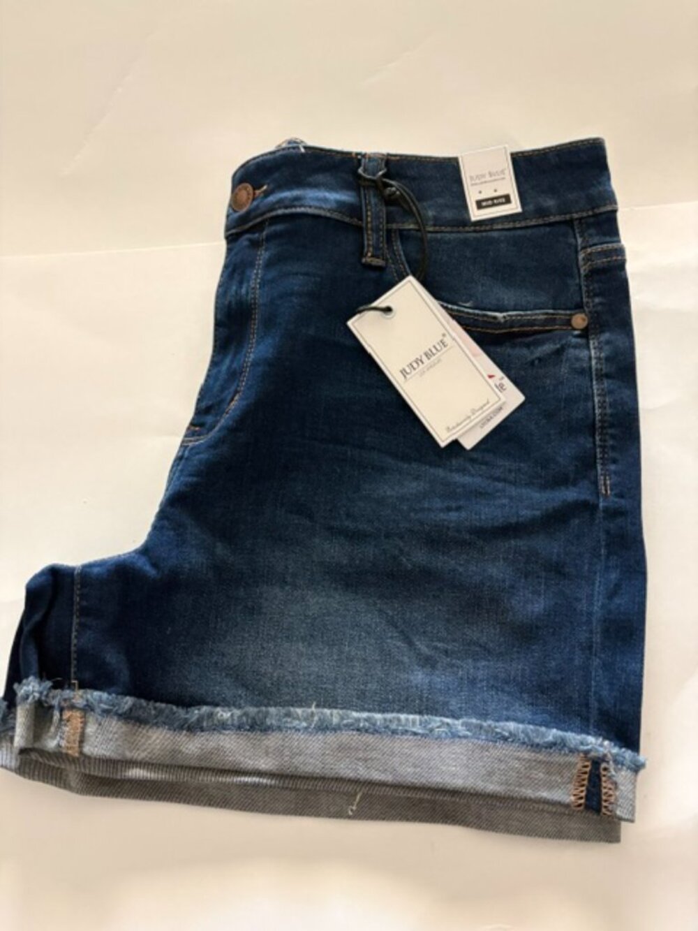 Judy Blue Stretch Cuffed Hem Denim Shorts Dark Wash-XL NWT - Picture 3 of 3